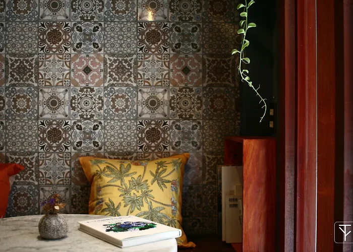 T-boutique - Hua Lamphong بيت شباب *